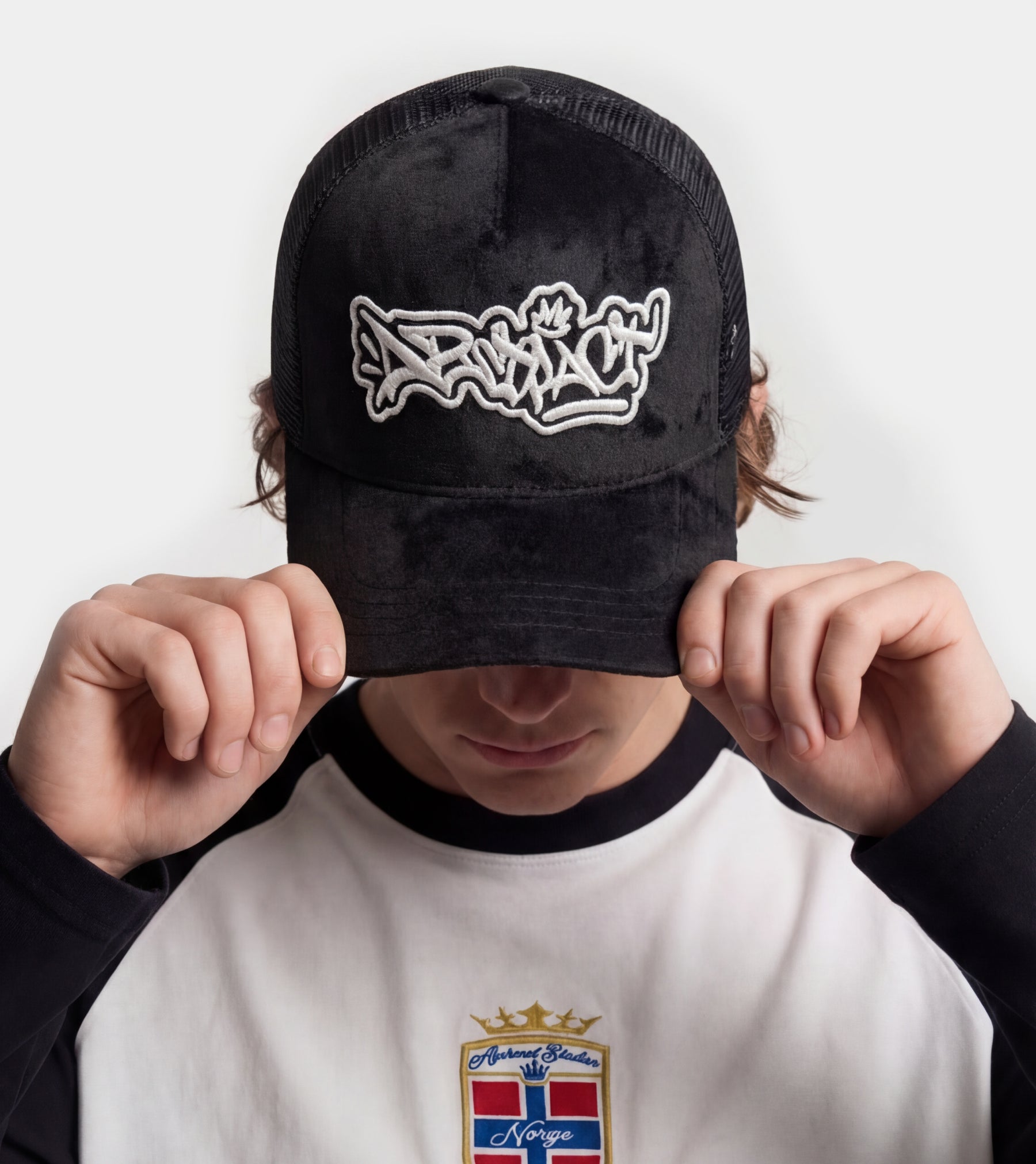 Abstract - Suede Trucker Hat "Black"