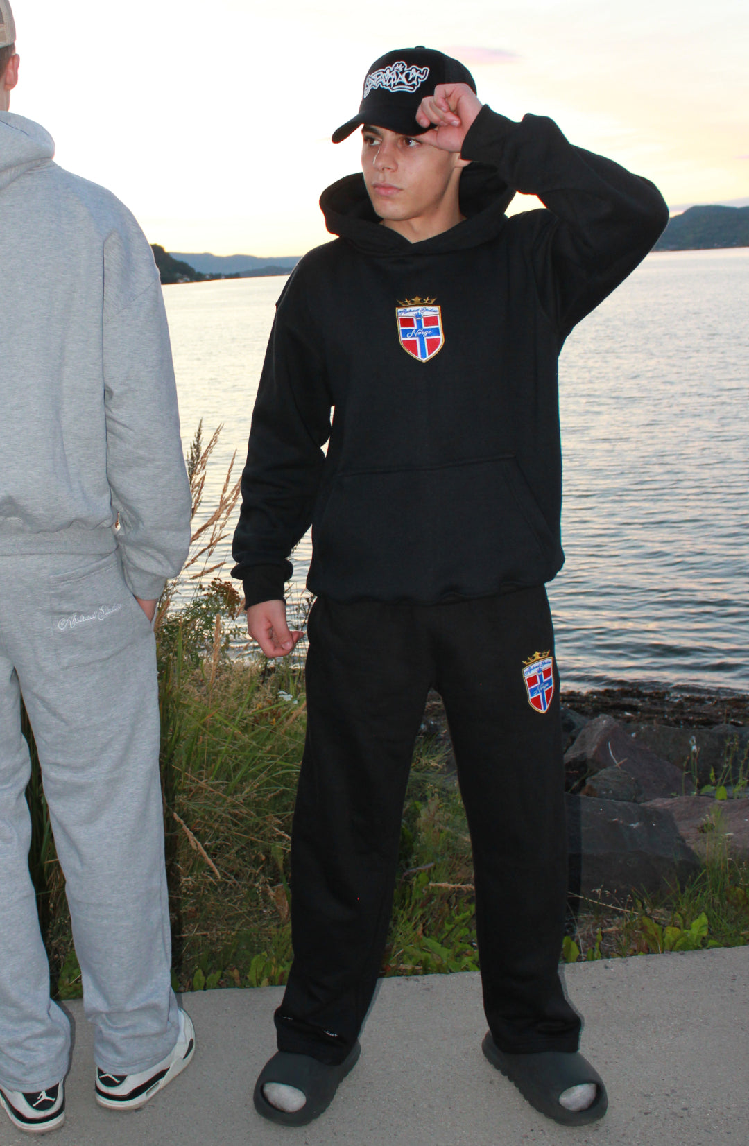 Abstract - Norway Hoodie "Black"